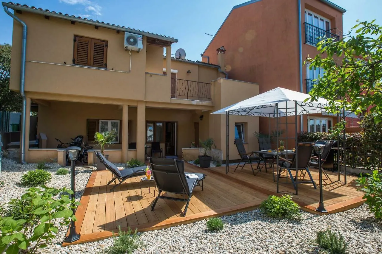 Exclusive City Center Apartment With Garden Rovinj Kroatien