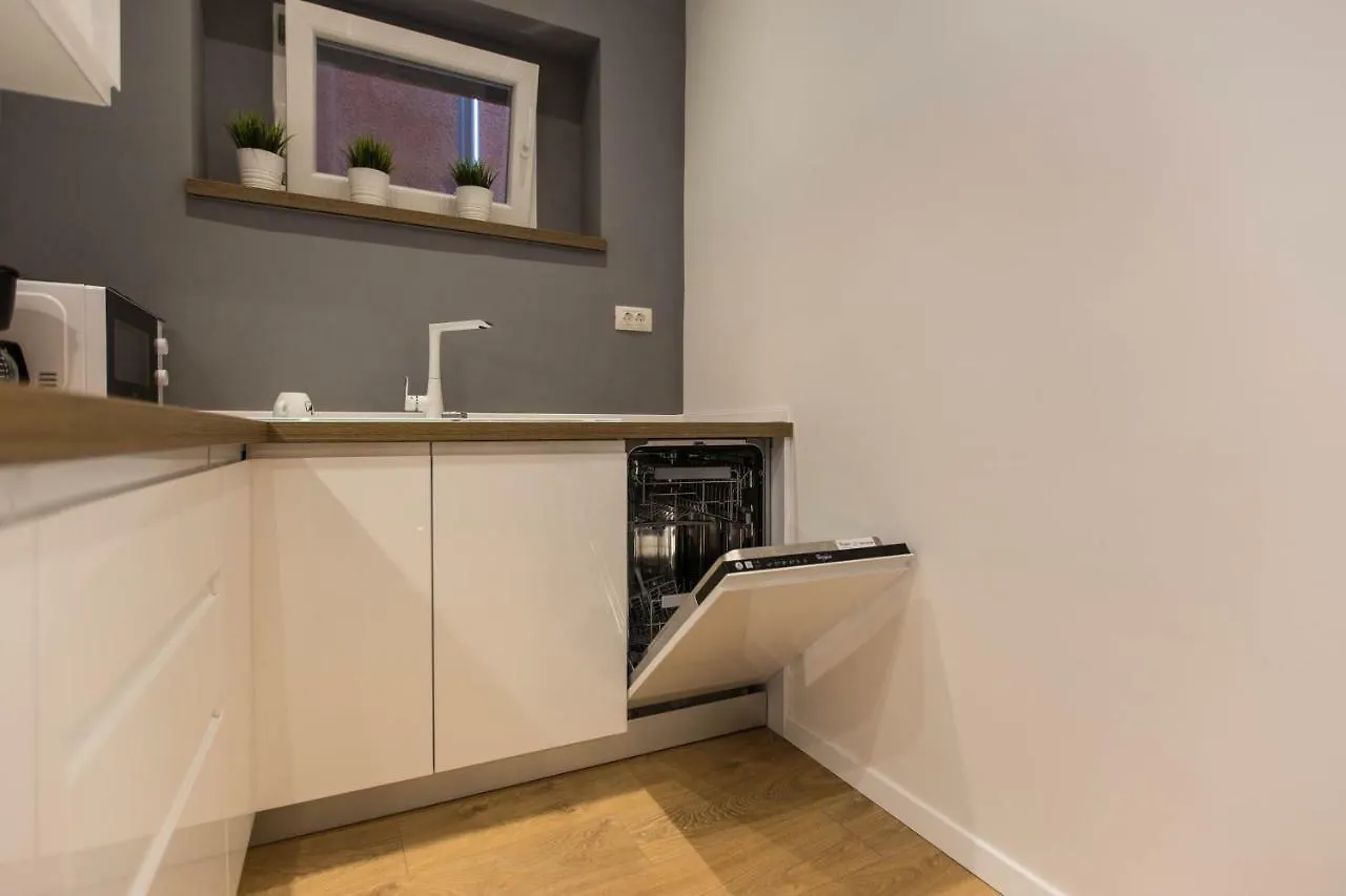 Exclusive City Center Apartment With Garden Rovinj