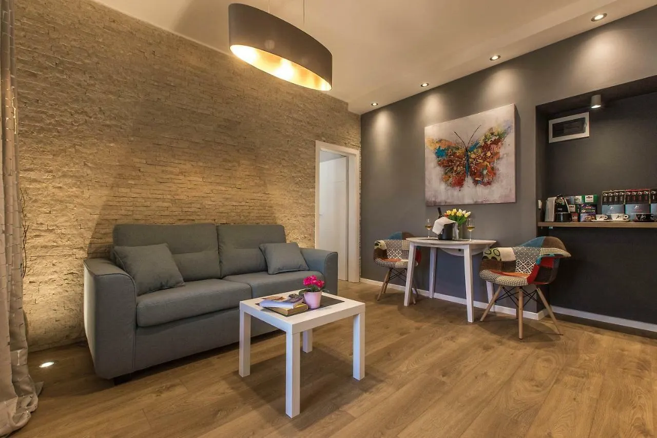 Exclusive City Center Apartment With Garden Rovinj