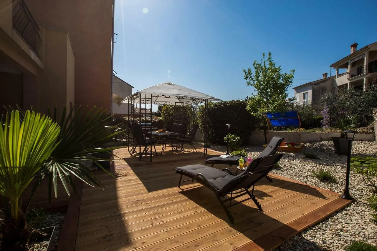 Exclusive City Center Apartment With Garden Rovinj
